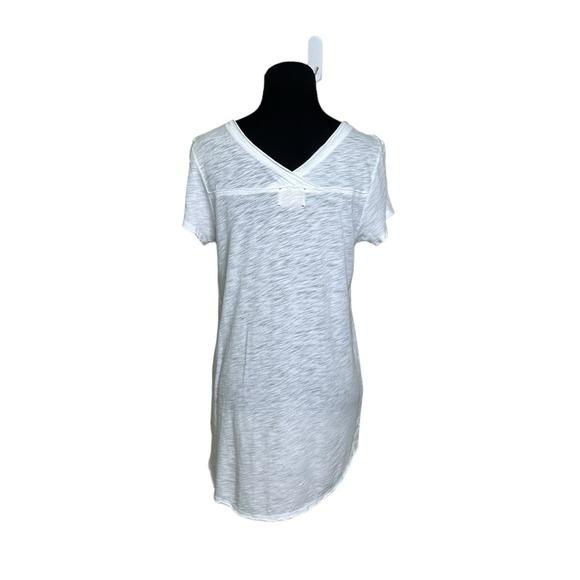 T. la white v neck short cuffed sleeves tee size Small - Picture 2 of 10